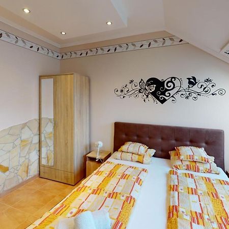 Hajdúszoboszló Cristian Apartman מראה חיצוני תמונה
