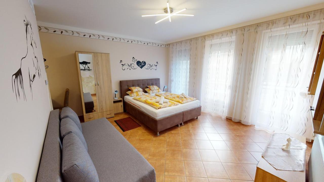 Hajdúszoboszló Cristian Apartman מראה חיצוני תמונה